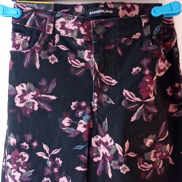 HPπ Floral Bandolino jeans πΈ - Picture 3 of 5